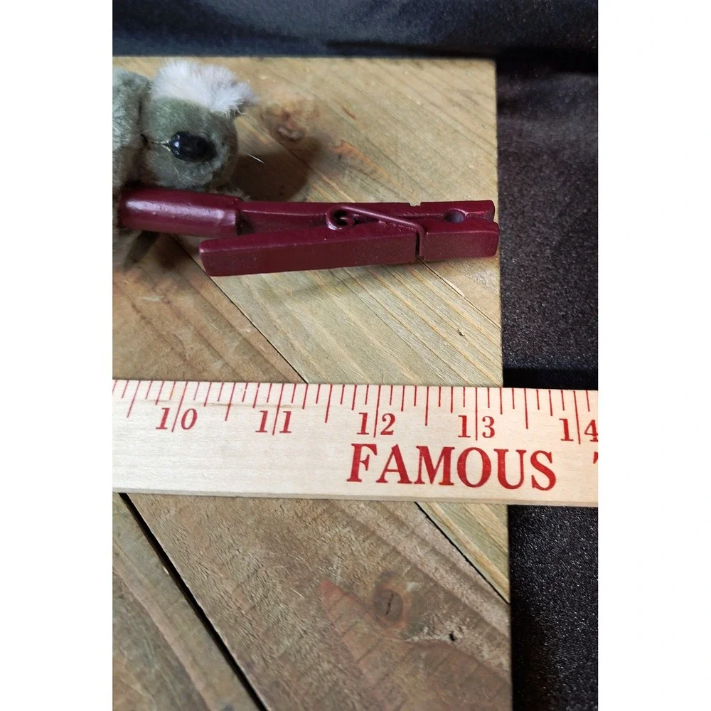 Vintage Koala Bear Souvenir Photo Clip Stand Red Wood Base 4 Fuzzy Koalas